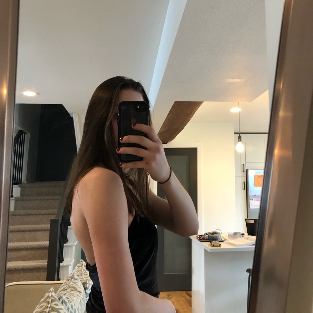 ann taylor black plunge tank top